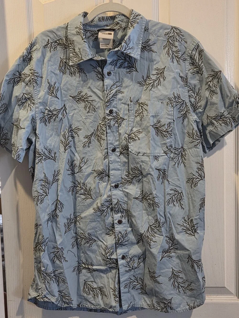 The North Face Mens Large Blue coral beach Short Sleeve Shirt Hiking Outdoors
